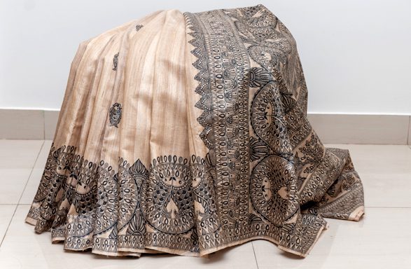 Monochrome Majesty-Earthy Beige with Black